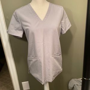 Women’s FIGS gray 2 pocket scrub top. Size Small